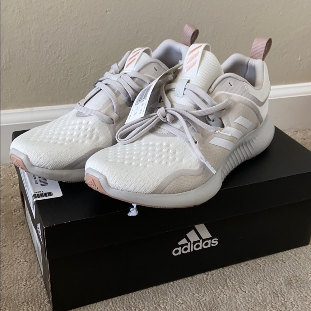 Women’s Adidas Edgebounce Shoes NWT